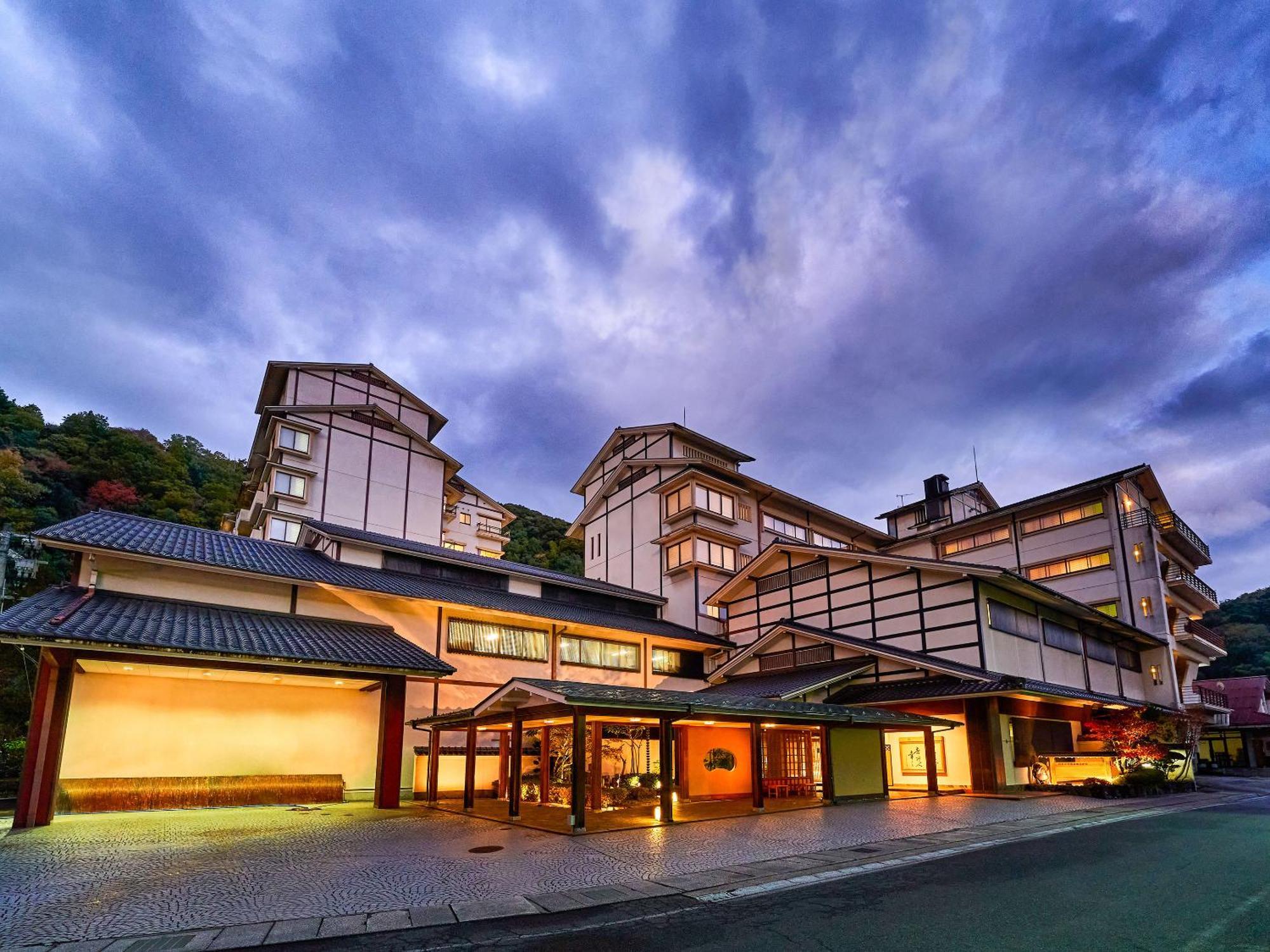 Ooedo Onsen Monogatari Premium Saiki Bekkan Misasa Exterior photo